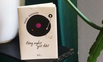 Khi viết tiểu thuyết này, Murakami chưa hẳn là một nhà văn lành nghề, nhưng biểu lộ bóng dáng của một cây bút lớn.