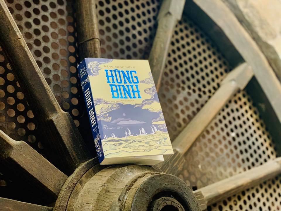 Nha van Dang Ngoc Hung: 'Hung binh' la mon qua toi danh tang Hoang Sa hinh anh 1 Hung_binh.jpg