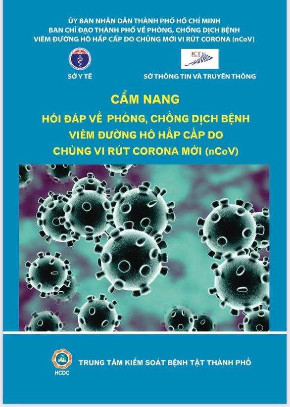 TP.HCM phat tan nha dan 5 trieu cam nang phong chong virus corona hinh anh 1 tp_hcm_phat_5_4_trieu_cam_nang_ve_benh_do_virus_corona_den_dan_296407.jpg