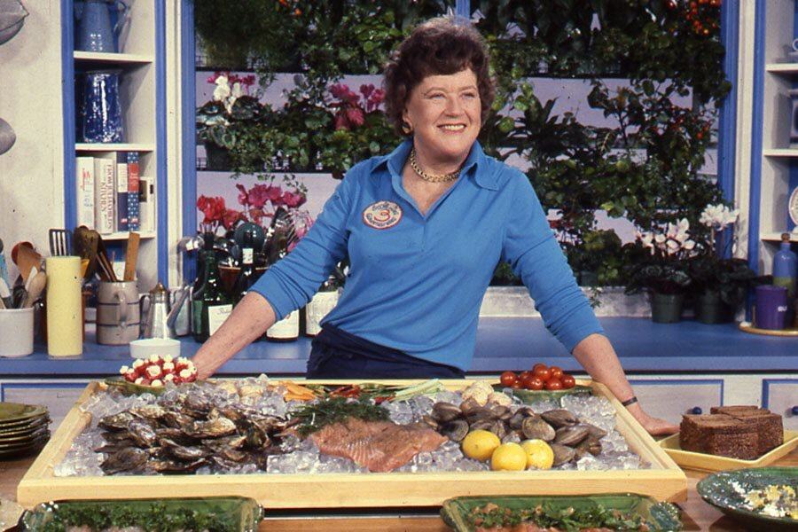 'Toi da xuat hien dung luc nguoi My can!' hinh anh 2 Julia_Child_the_French_Chef_With_Shellfish_copy11.jpg