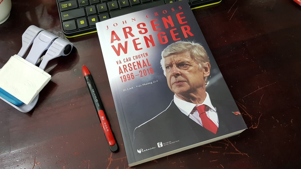 Arsene Wenger gan nhu vo danh voi nguoi Anh khi den Arsenal hinh anh 1 95262357_2599215850316953_6659346122433101824_o.jpg