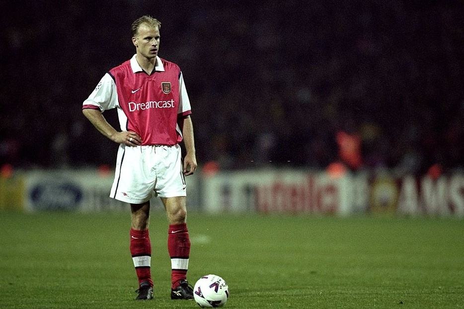 Dennis Bergkamp - nha vo dich bat bai cua Wenger hinh anh 1 Dennis_Bergkamp_Arsenal_1995_1.jpg
