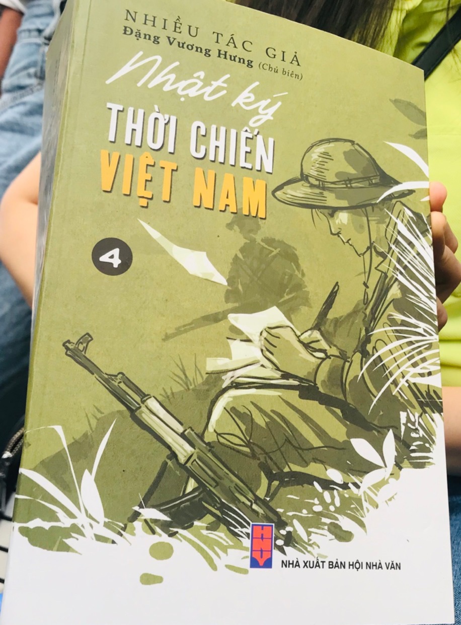 Ra mắt bộ sách Nhật ký thời chiến Việt Nam  - 2