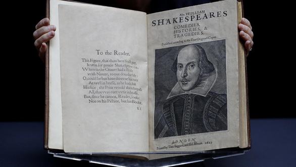 Bản sao tuyển tập kịch của Shakespeare  được đấu giá lên đến gần 10 triệu đô - Ảnh 1.