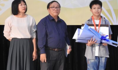 Con trai 12 tuổi của Nguyễn Ngọc Tư nhận giải thưởng văn chương Khát vọng Dế mèn - Ảnh 1.