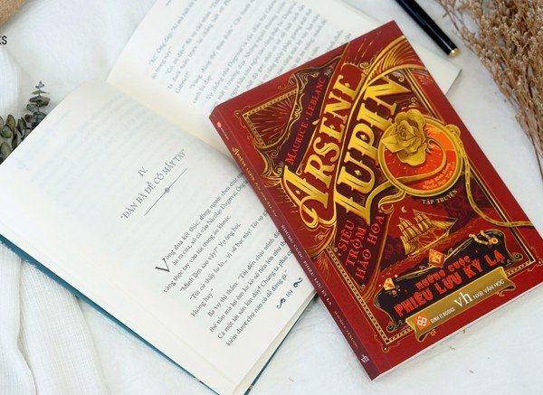 Bộ sách Arsene Lupin: Siêu trộm hào hoa mới đây được Đinh Tị Books phát hành năm tập. Ảnh: Đinh Tị.