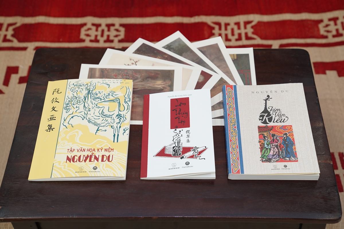 Ba ấn phẩm (từ trái qua): Tập văn họa kỷ niệm Nguyễn Du, Lãm Thúy Tập, Kim Vân Kiều. Ảnh: Mai Hà books.