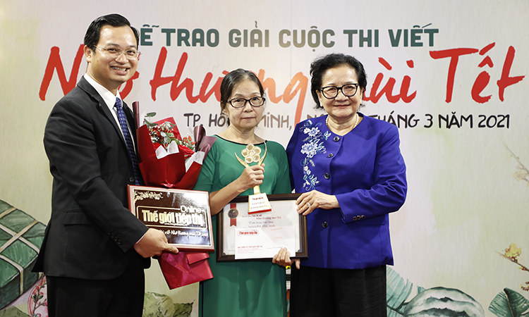 Bà Nguyễn Thị Anh đạt giải nhất chung cuộc. Ảnh: Thanh Tuyền.