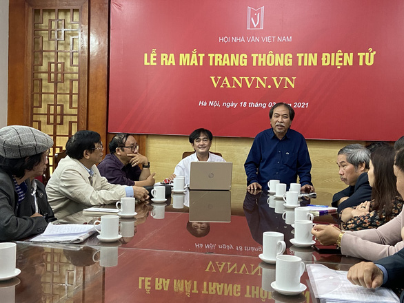 Chủ tịch Hội Nhà văn Việt Nam: Xin tiền là việc nhẹ nhàng hơn các nhiệm vụ khác - Ảnh 1.