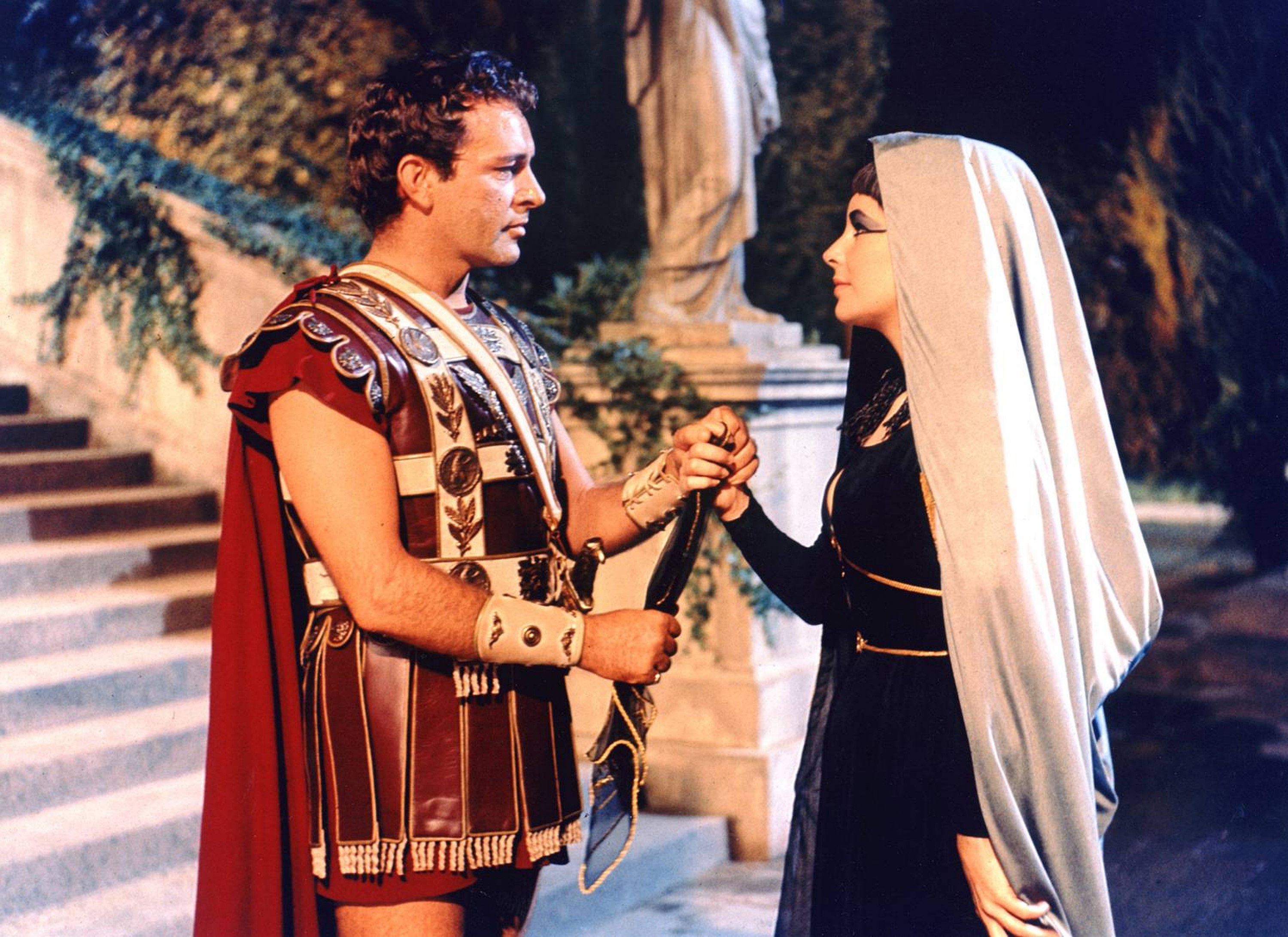 Cleopatra,  Julius Caesar,  Mark Antony anh 7
