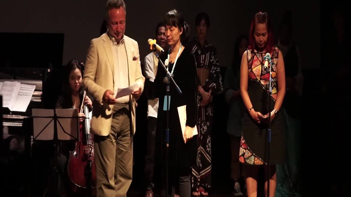 Đại sứ Cộng hòa Séc khóc khi đọc thơ Lưu Quang Vũ