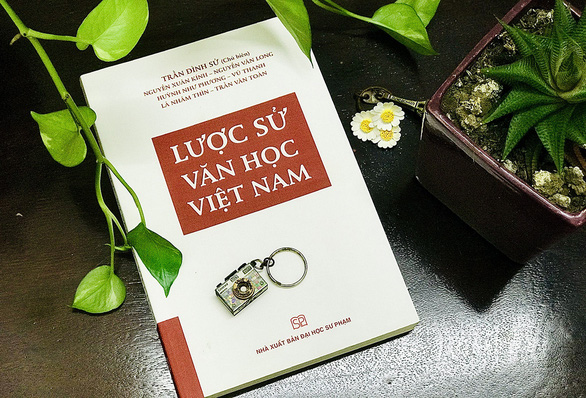 Lược sử văn học Việt Nam: Lời mời đến với văn học Việt - Ảnh 1.