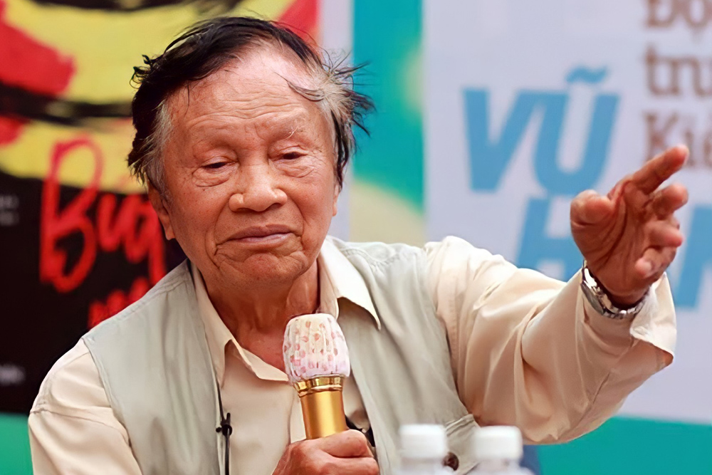 Nhà văn Vũ Hạnh, sinh năm 1926 tại Quảng Nam. Ông tham gia Cách mạng năm 19 tuổi, bền bỉ đấu tranh bằng ngòi bút trên mặt trận tư tưởng văn hóa.  Ảnh: NXB Văn hóa Văn nghệ