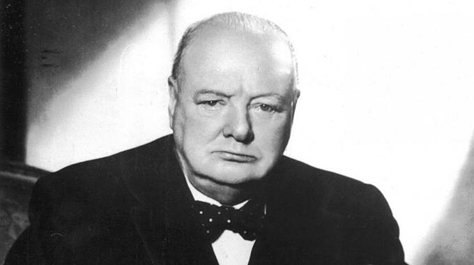 Thủ tướng Winston Churchill (1874-1965) nhận Nobel Văn học năm 1953. Ảnh: AFP