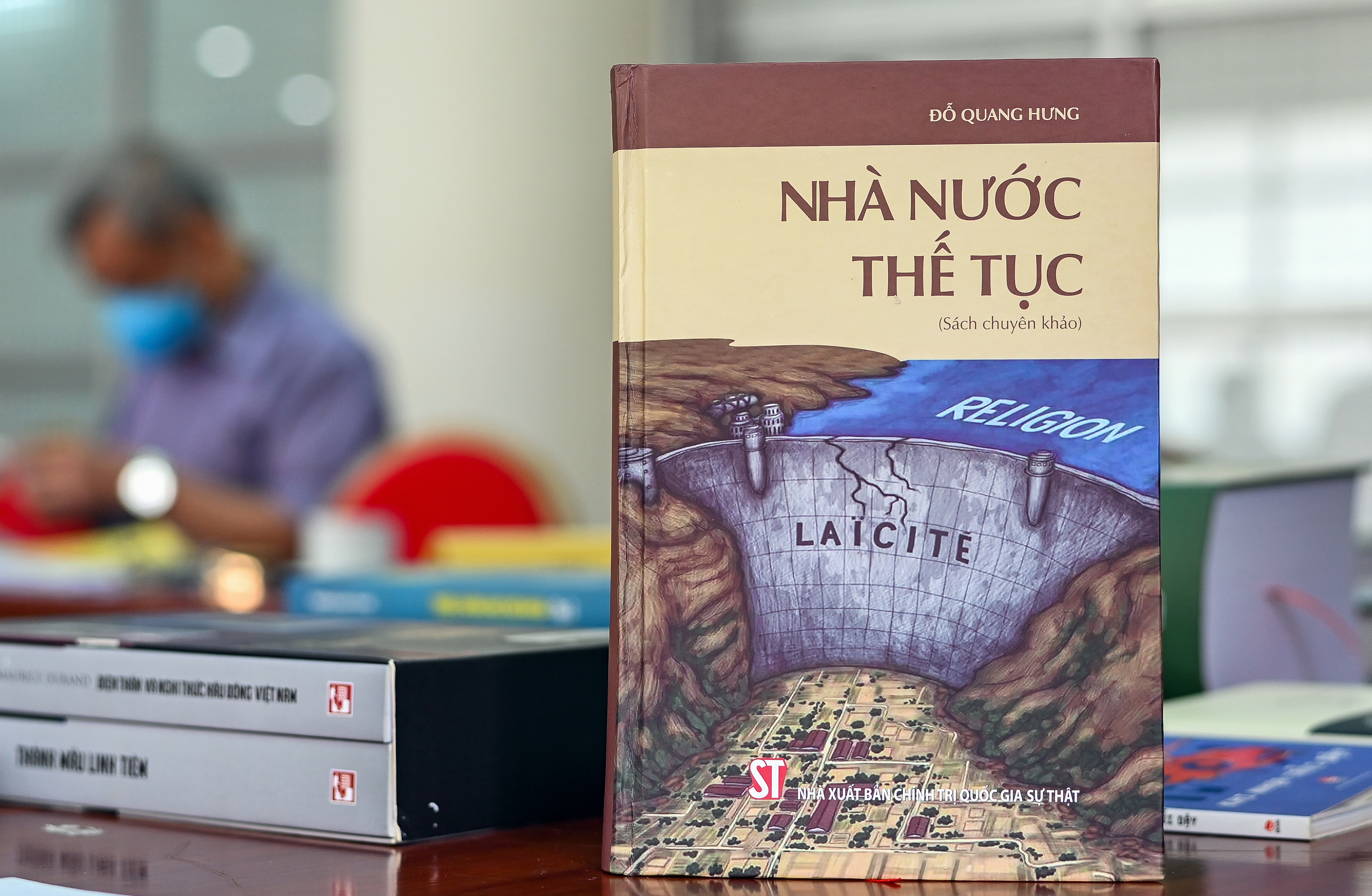 Nha nuoc the tuc anh 1
