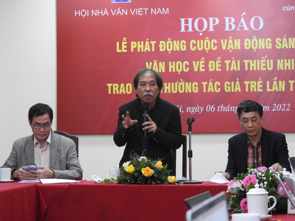 ‘Một ví dụ xoàng’ của Nguyễn Bình Phương nhận giải thưởng Hội Nhà văn năm 2021 - Ảnh 1.