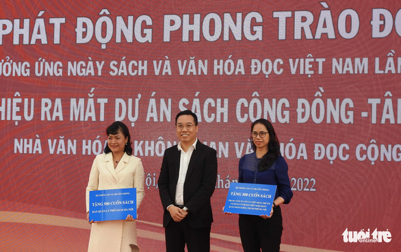 Ngày sách và văn hóa đọc Việt Nam: Cảm ơn bạn đọc đã yêu quý sách - Ảnh 2.