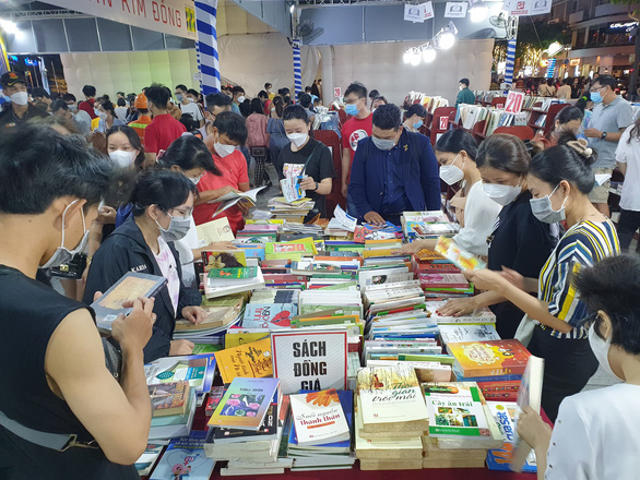 Chuỗi Ngày Sách và Văn hóa đọc tại TP.HCM đạt doanh thu hơn 5,6 tỉ đồng - Ảnh 1.