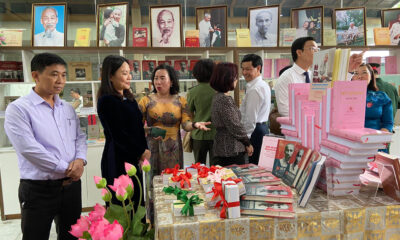 Ra mắt Tủ sách Hồ Chí Minh và khai trương phòng trưng bày sách về Chủ tịch Hồ Chí Minh - Ảnh 1.