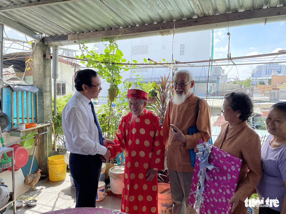 Cuộc phỏng vấn đặc biệt của Bí thư Nguyễn Văn Nên với nhà nghiên cứu 102 tuổi - Ảnh 3.