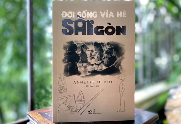 Từ vỉa hè Sài Gòn nhìn ra thế giới - Ảnh 1.