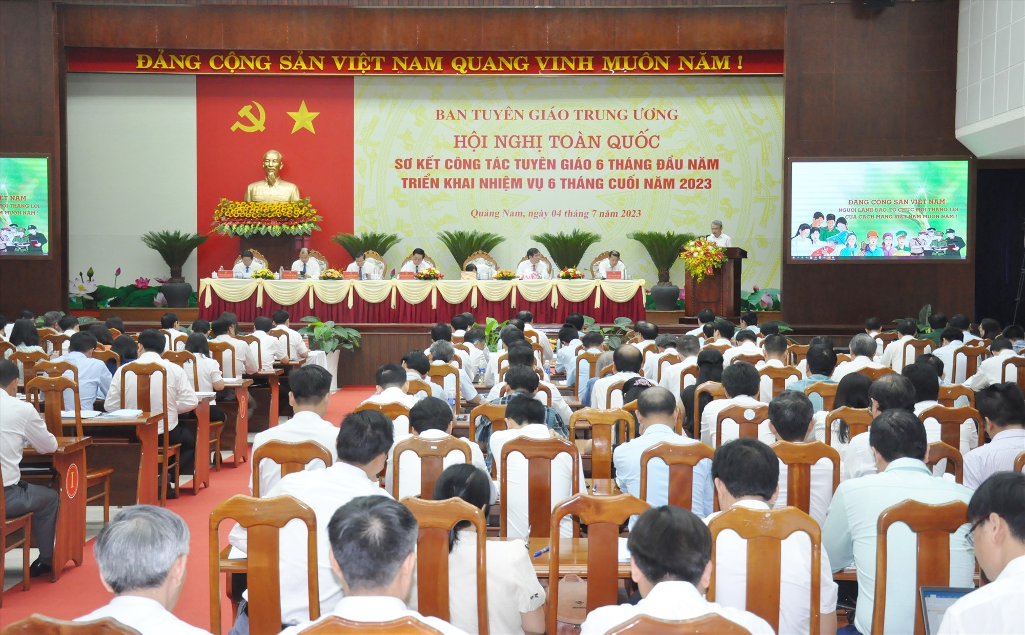 hoi nghi toan quoc anh 1